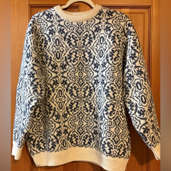 Land’s End Drifter Jacquard Blue and Cream Oversized 100% Shetland Wool Sweater - Picture 11 of 12